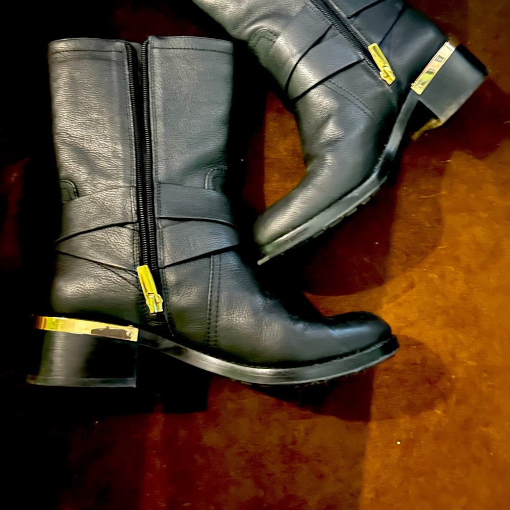 Vince Camuto size 7 1/2